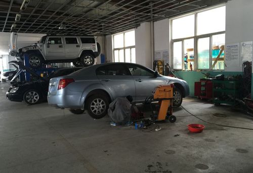 車送修反遭撞，店方為何有恃無恐